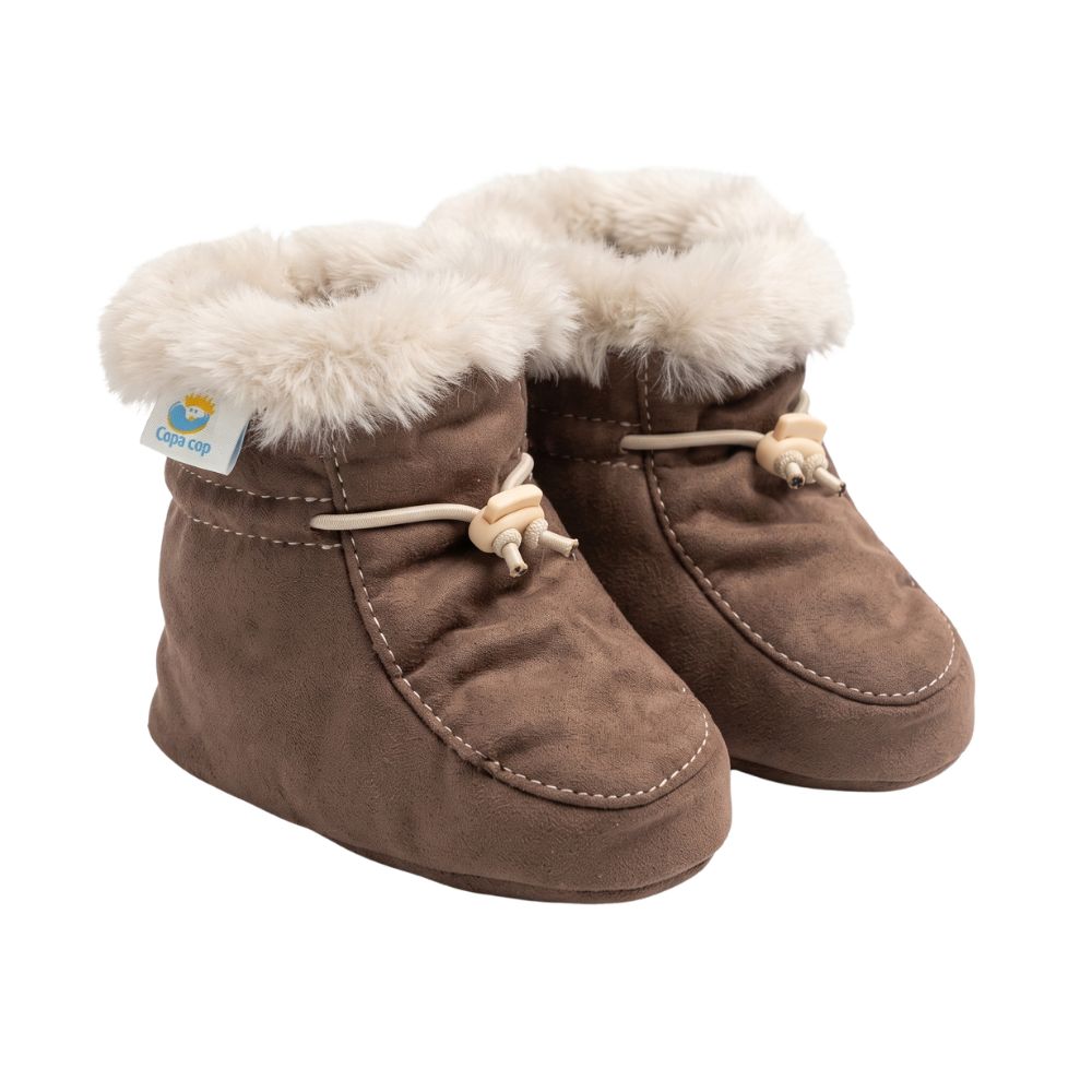 Winter booties for babies made of natural sheepskin