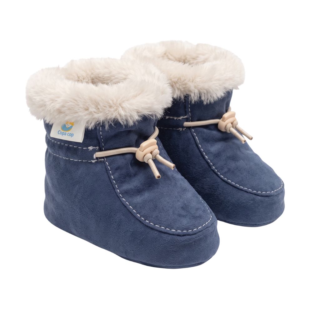 Winter booties for babies made of natural sheepskin